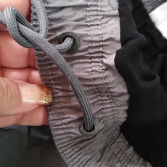 Onia Nylon Crinkle Multifunctional Short, Anchor Grey, size XL - Picture 8 of 9